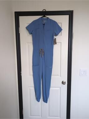 XS NWT medgear scrubs one piece jumpsuit doctor nurse medical uniform